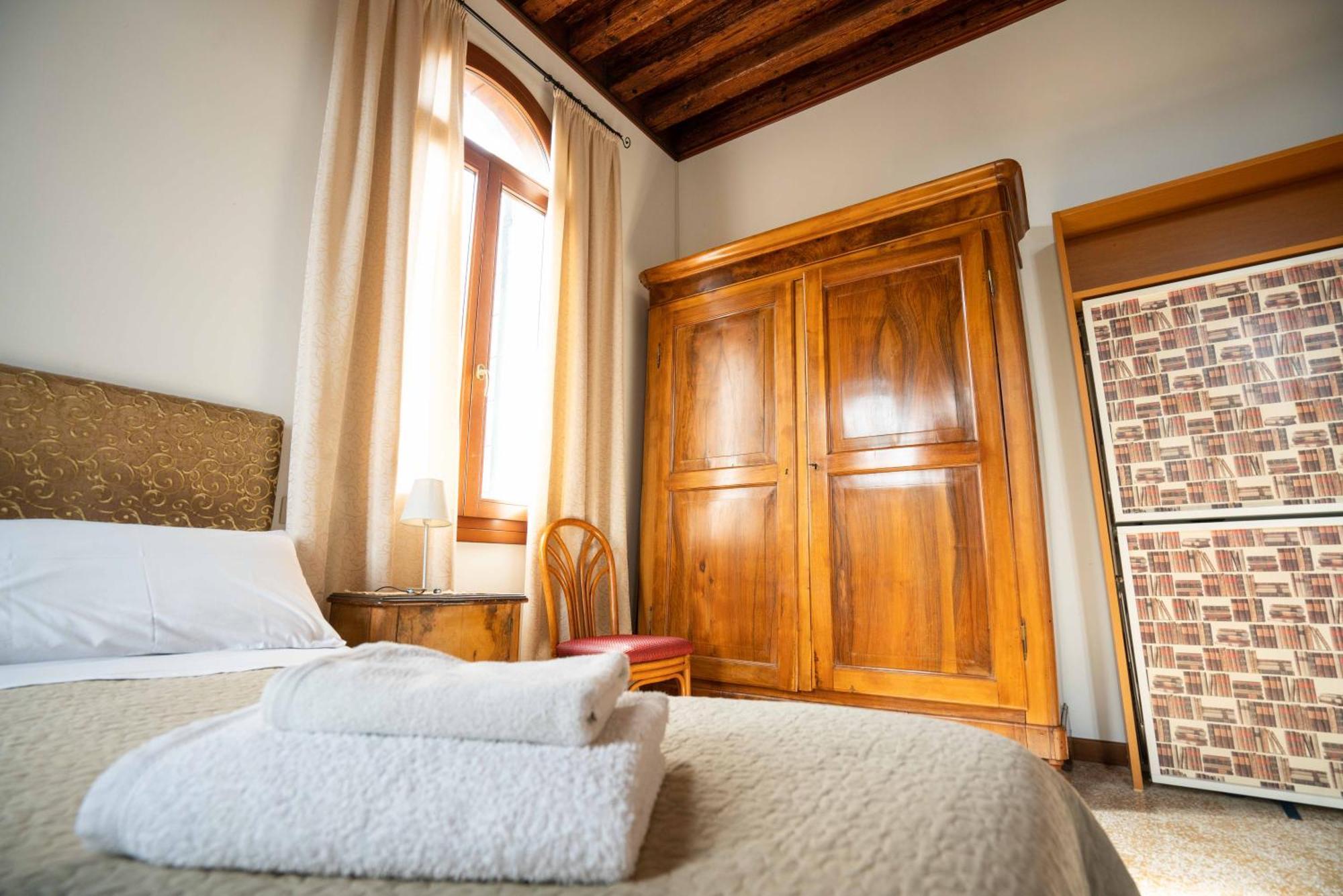 San Trovaso Apartamento Veneza Exterior foto