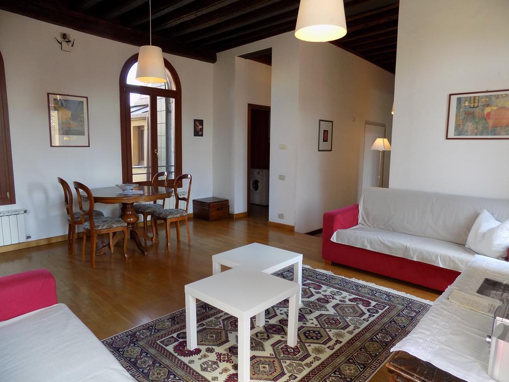 San Trovaso Apartamento Veneza Exterior foto